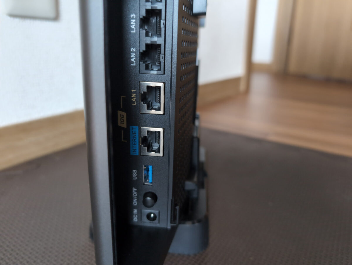 BUFFALO製の10G対応ルーター（WXR-11000XE12/N）の写真
