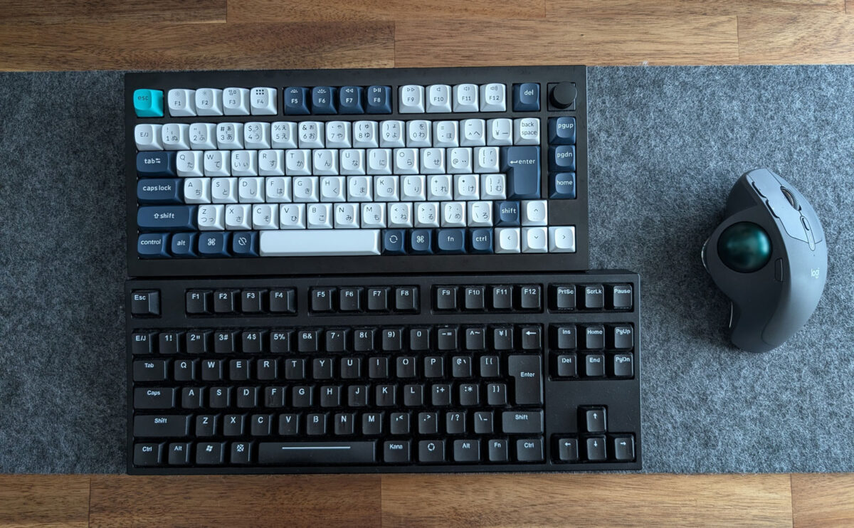 Q1 Max(75%)とテンキーレスキーボード(80%)の比較写真