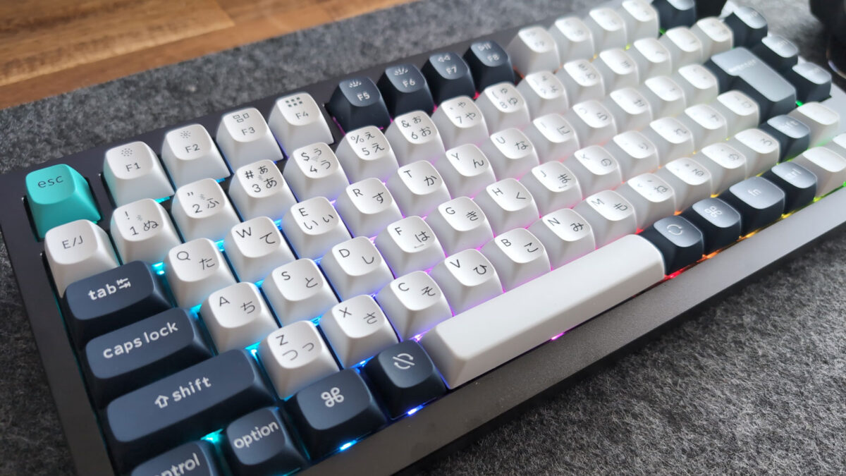 Keychron Q1 Maxを斜め上から撮影した写真