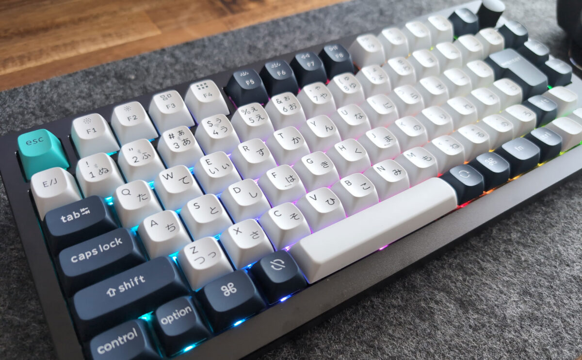 Keychron Q1 Maxを斜め上から撮影した写真